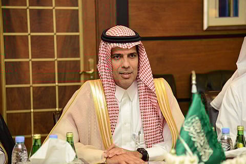 وزير النقل يتفقد مشروعات الطرق في القنفذة