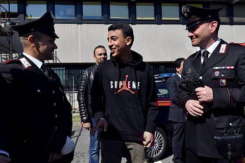 إيطاليا «ترفع القبعة» وتمنح الجنسية لطالبيْن عربيَّيْن أحبطا «مذبحة إرهابية»