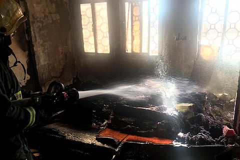 شبهة جنائية في حريق تسبب باختناق أسرة من 5 أشخاص بينبع