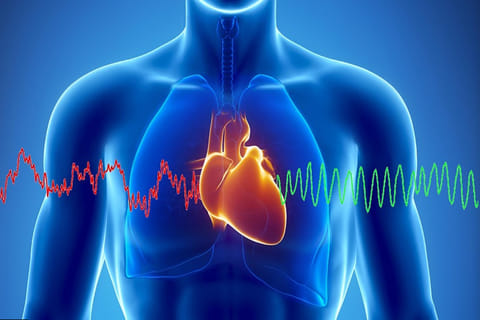 الدكتور النمر يوضح علاقة السهر والقلق بـ«نغزات القلب»