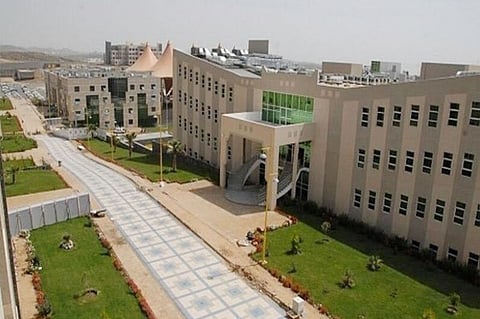 وظائف صحية للرجال والنساء بجامعة الملك خالد