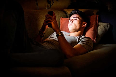 3 حيل تحافظ على عينيك من شاشات الهاتف والكمبيوتر