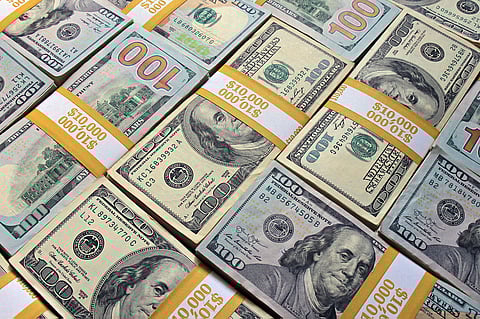 تراجع حصة العملة الأمريكية في الاحتياطيات الدولية إلى 62 تريليون دولار