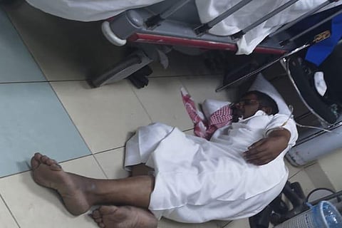 «صحة جازان» تكشف حقيقة الصورة المتداولة لمريض يتلقى العلاج على الأرض