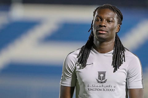 مهاجم الهلال ينقذ فريقه السابق من أزمته المالية