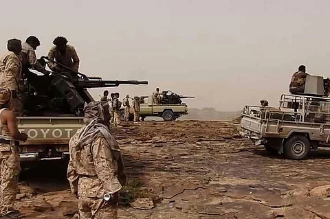 الجيش اليمني يحكم قبضته على مواقع استراتيجية بالجوف وألغام الحوثي تقتل مدنيين بالحديدة