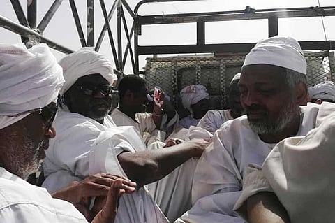 صور تنشر لأول مرة من داخل سجن البشير