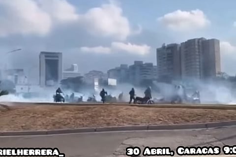 فنزويلا على صفيح ساخن.. المعارضة تتأهب لإزاحة مادورو واستنفار لأنصار الشرعية