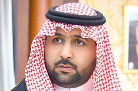 نائب أمير جازان ينقل تعازي القيادة لأسرة الشهيد الجندي حمد فارس