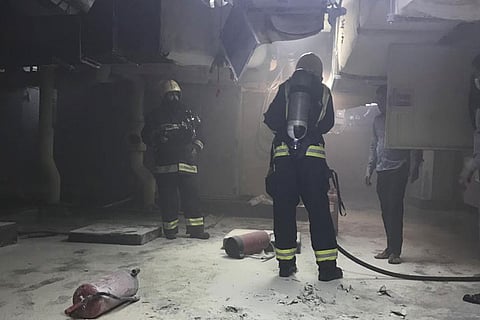 بالصور.. «مدني المدينة» يسيطر على حريق محدود في مطعم أحد الفنادق