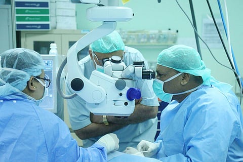 إجراء 247 جراحة لمرضى المياه البيضاء بالقصيم ضمن «إبصار صائم»