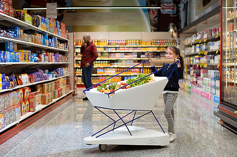 فورد تطور سيارة تسوق تحمي الأطفال