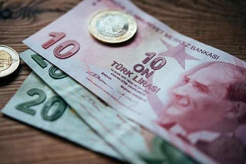 البنك المركزي التركي يتخذ قرارًا جديدًا لـ«إنقاذ الليرة» من الانهيار