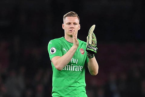 حارس أرسنال يصف حرمان مخيتريان من لعب نهائي الدوري الأوروبي بالفضيحة