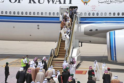 وصول أمير الكويت ومستشار سلطان عُمان وشقيق ملك المغرب إلى جدة