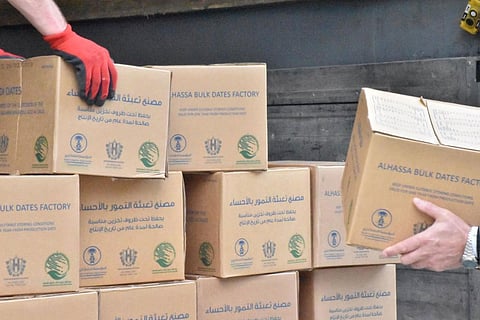 بالصور.. هدية خادم الحرمين من التمور تصل مسلمي البوسنة والهرسك