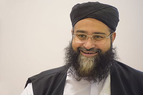 رئيس علماء باكستان: القيادة السعودية تصدّرت مسيرة الدفاع عن حقوق العرب والمسلمين