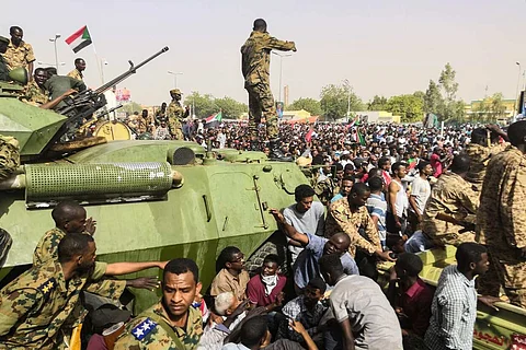 الأمن السوداني يوقف اثنين من قادة الاحتجاج بعد لقائهما رئيس الوزراء الإثيوبي