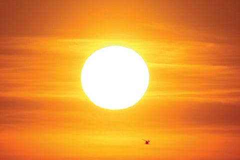 الحصيني يتوقع 9 كتل حارة على مناطق بالمملكة خلال فصل الصيف