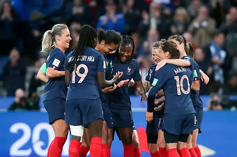 فرنسا تفوز على النرويج وتقترب من الدور الثاني بمونديال السيدات