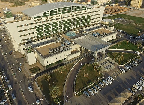 6 صدمات كهربائية تُنقذ مقيمًا آسيويًا من الموت بمستشفى بريدة