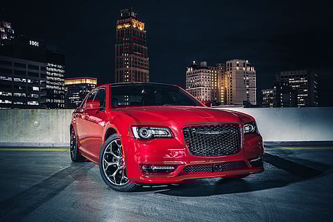 كرايسلر 300 قادمة بمحرك V8 مع لمسات من SRT