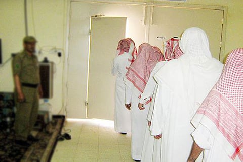 «سجون القصيم» تُفرج عن 21 مستفيدًا من العفو الملكي