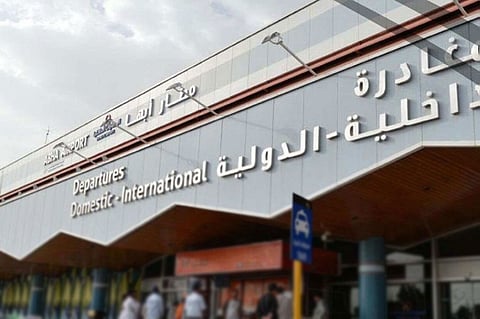 وفاة سوري وإصابة 7 في هجوم إرهابي بطائرة مسيرة حوثية على مطار أبها