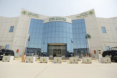 مصادر «عاجل» تكشف سبب اختلاف المقابل المالي وارتفاع كرت العمل للمنشآت الصغيرة