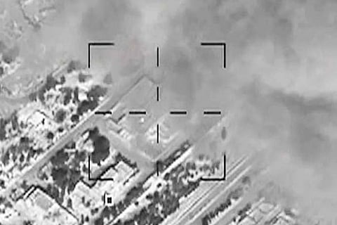 التحالف يدك حصون الحوثي في عدة مناطق.. والميليشيات تقتل المدنيين بالألغام