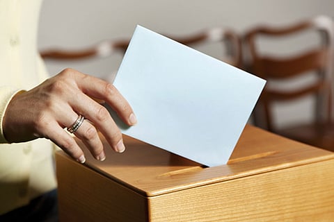 الناخبون الألبان يصوتون في انتخابات محلية مثيرة للجدل