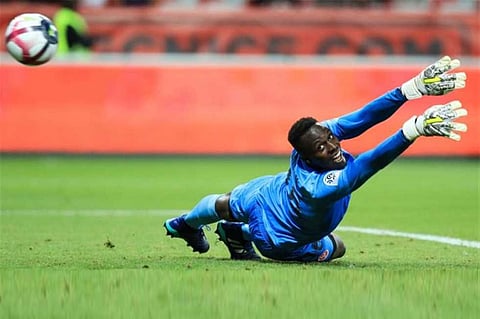 حارس مرمى السنغال يغادر كأس إفريقيا بسبب الإصابة