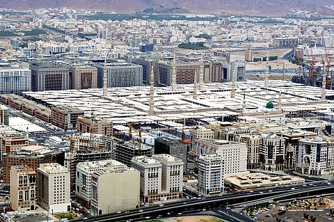 سياحة المدينة المنورة تواصل تقديم خدماتها لحجاج بيت الله الحرام