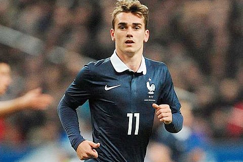 برشلونة وأتلتيكو مدريد ينفيان إيداع الشرط الجزائي لفسخ عقد جريزمان