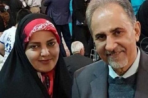 إرجاء محاكمة عمدة طهران السابق في قتل زوجته الثانية