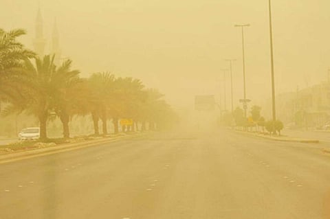 تنبيه من الأرصاد.. رياح نشطة حتى المساء في نجران