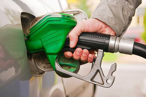 أمين الجوف المكلف يوجه بتكثيف الرقابة على محطات الوقود