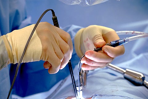 طبيب جراحة سِمنة لـ«عاجل»: عمليات «الكرمشة» فاشلة.. ومضاعفاتها كبيرة