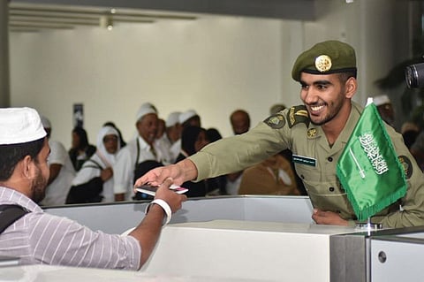 جوازات مطار المدينة المنورة ترفع طاقتها التشغيلية لاستقبال ضيوف الرحمن