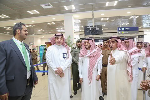 بالصور.. نائب أمير حائل يتفقد المطار الدولي ويطالب بتوفر خدمات شاملة للمسافرين