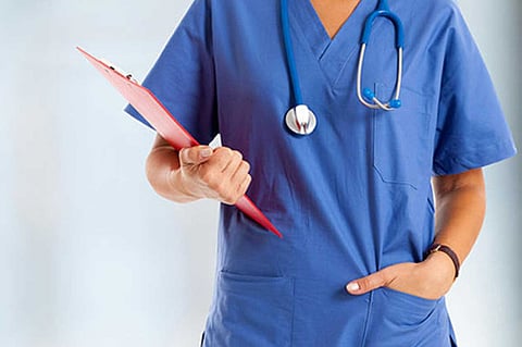 لسبب «غريب».. فرنسا ترفض منح جنسيتها لممرضة