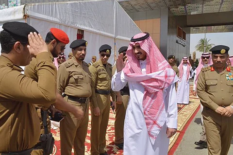 نائب أمير مكة يطّلع على إجراءات تسهيل دخول الحجاج وضبط المخالفين
