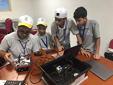 موهوبو الشرقية يصممون برنامجًا لتشفير الرسائل وفكها