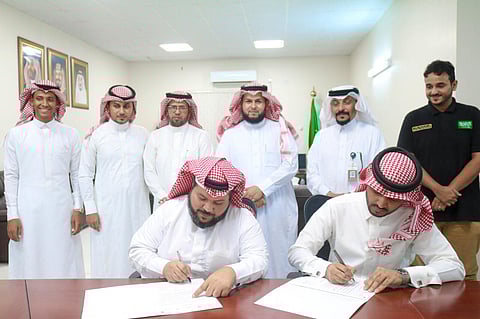 اتفاقيات وشراكات اجتماعية لتطوير أعمال فريق «لنمضي معًا» بأبوعريش