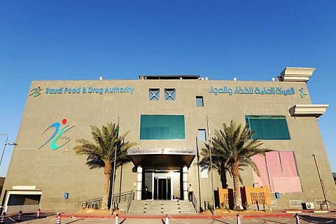 إلزام مُعلنتين من مشاهير «التواصل الاجتماعي» بحذف إعلانهما عن منتج زيت للشعر