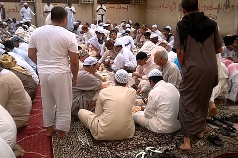 «سجون مكة» تُطعِّم نزلاءها قبل أداء مناسك الحج