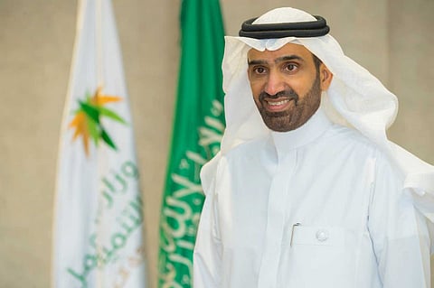 «عاجل» تنشر تفاصيل قرار توطين 4 إدارات و14 مهنة قيادية وتشغيلية