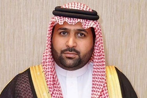 نائب أمير «جازان» ينقل تعازي القيادة لذوي الشهيد الصميلي