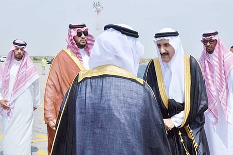 منصور بن متعب وتركي بن محمد بن فهد يغادران تونس بعد تقديم العزاء في وفاة السبسي