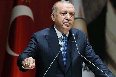صحيفة روسية: أردوغان يبتز أوروبا بورقة اللاجئين